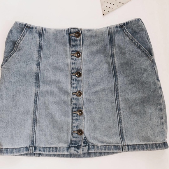 Forever 21 Denim Mini Skirt - Picture 2 of 8